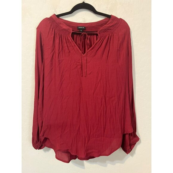 Torrid Sz 0 (US 10 M/L) Red Polyester Challis Blouse Tie Neckline - Picture 2 of 7